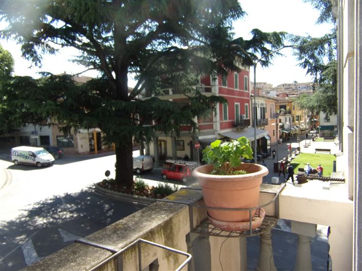 Image No.4-2 Bed Property for sale