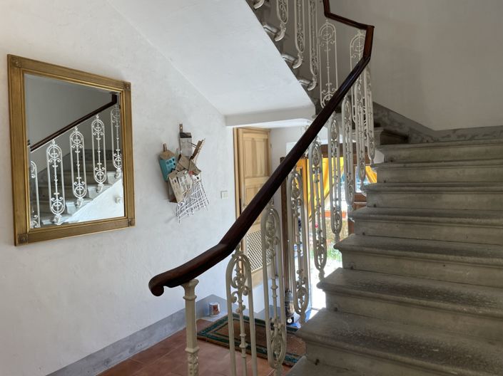 Image No.17-5 Bed Property for sale