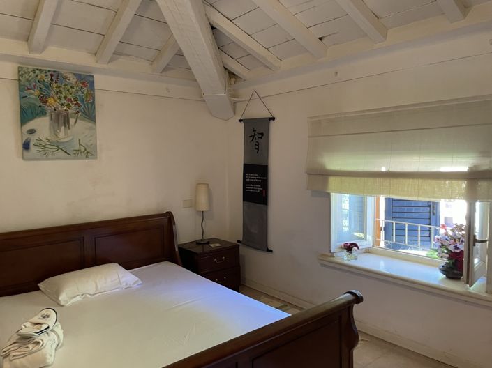 Image No.20-5 Bed Property for sale