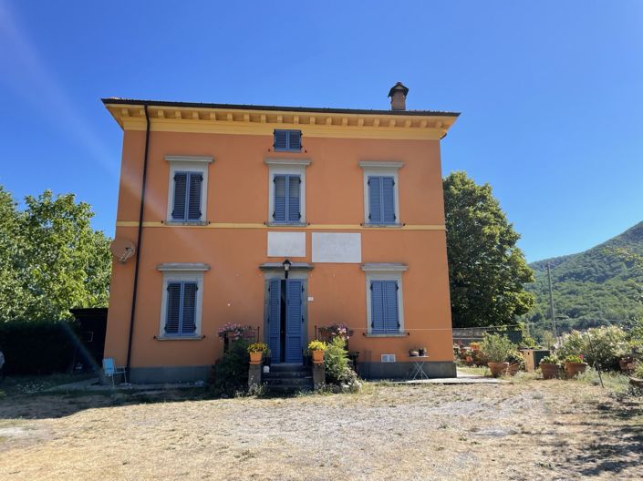 Image No.3-5 Bed Property for sale