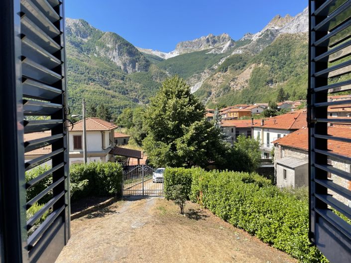 Image No.24-5 Bed Property for sale