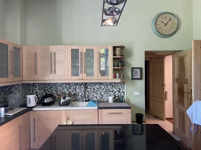Image No.6-5 Bed Property for sale