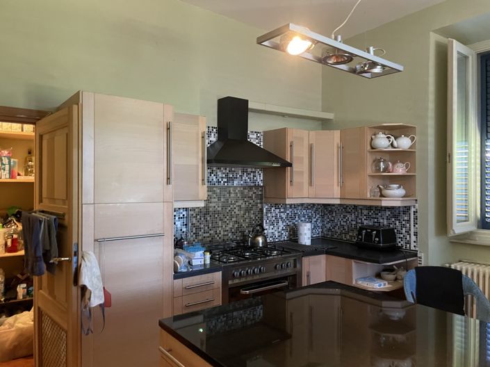 Image No.7-5 Bed Property for sale
