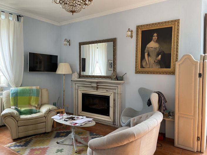 Image No.10-5 Bed Property for sale