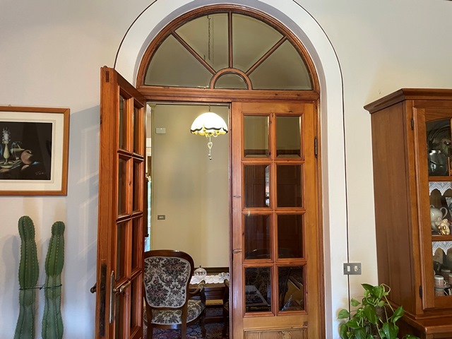 Image No.12-6 Bed Villa for sale