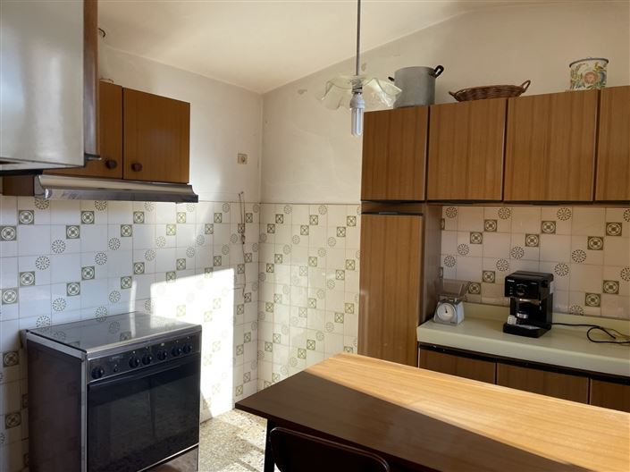 Image No.13-5 Bed Property for sale