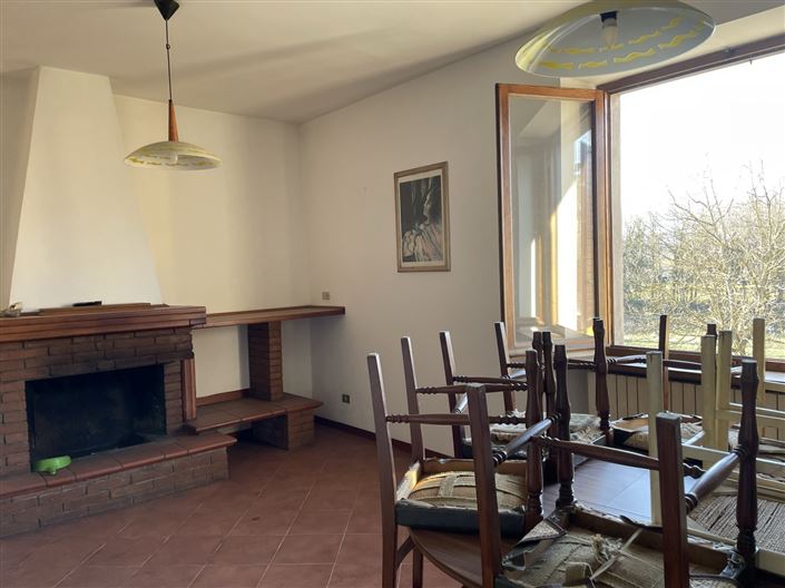 Image No.20-5 Bed Property for sale