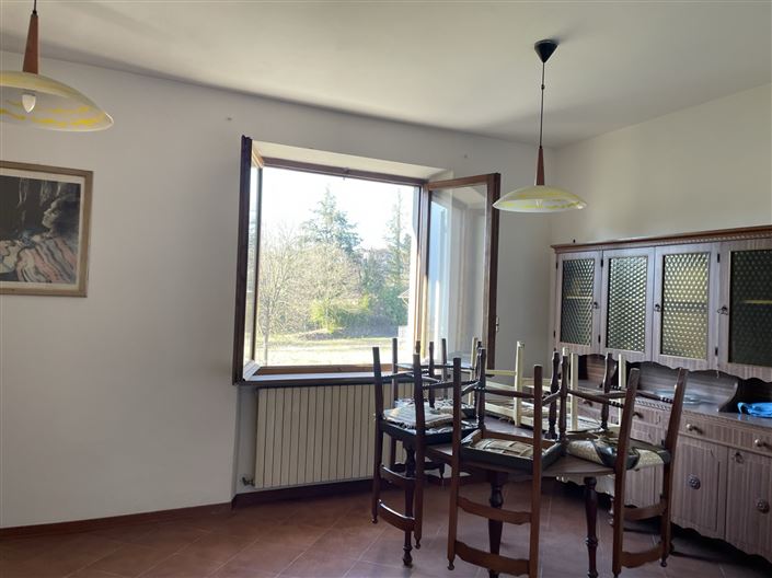 Image No.24-5 Bed Property for sale