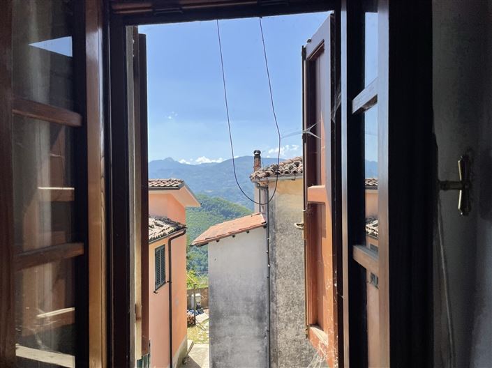 Image No.9-2 Bed Property for sale