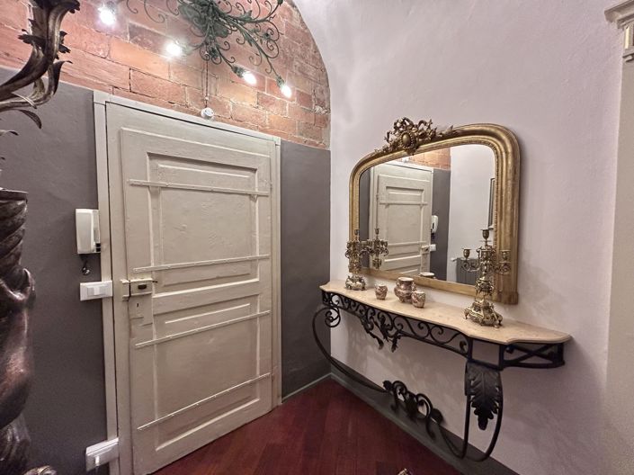 Image No.10-2 Bed Property for sale