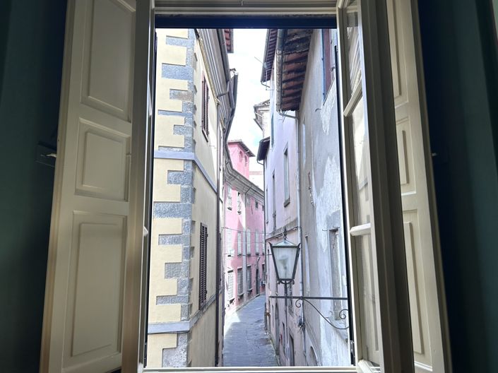 Image No.20-2 Bed Property for sale