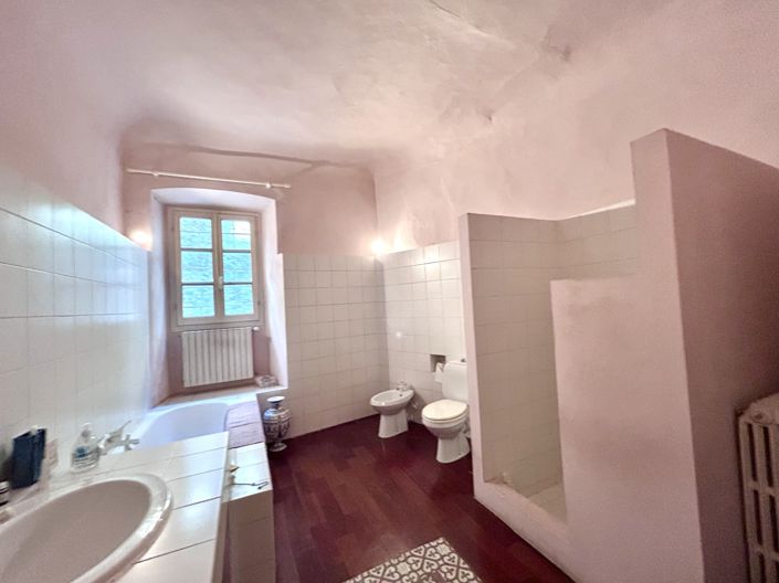 Image No.26-2 Bed Property for sale