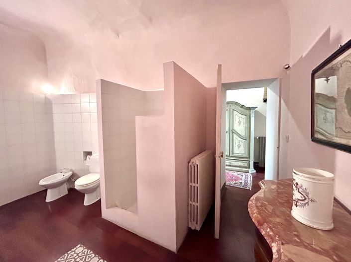 Image No.27-2 Bed Property for sale