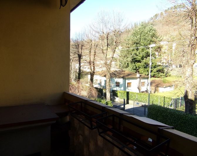 Image No.11-3 Bed Property for sale