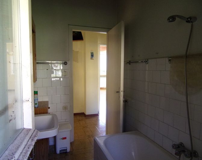 Image No.12-3 Bed Property for sale