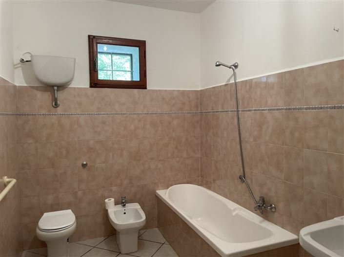 Image No.10-Propriété de 4 chambres à vendre à Bagni di Lucca