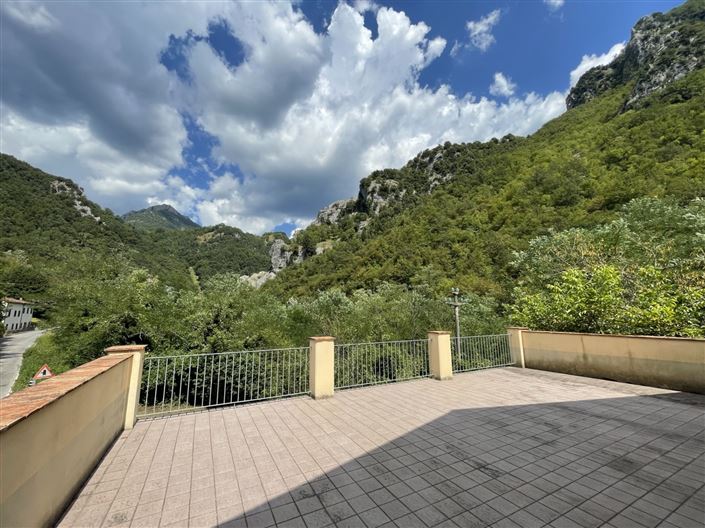 Image No.3-Propriété de 4 chambres à vendre à Bagni di Lucca