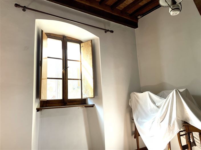 Image No.12-4 Bed House for sale