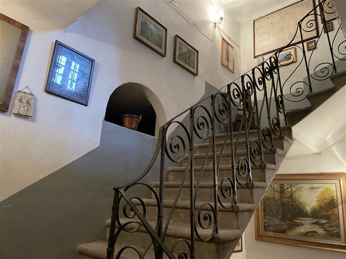 Image No.10-3 Bed Property for sale