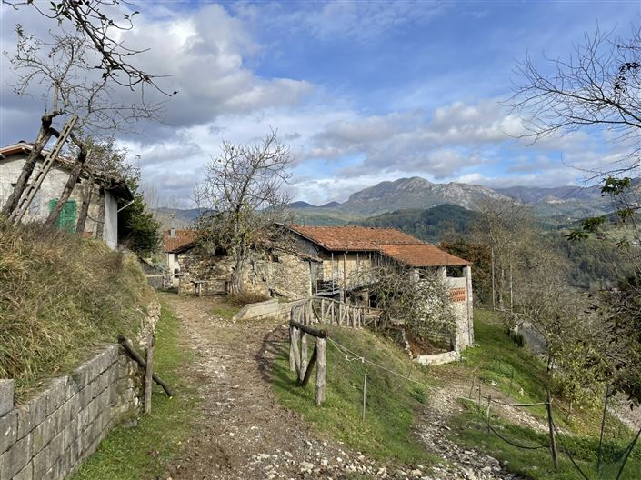 Image No.9-4 Bed Property for sale