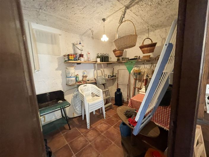 Image No.18-4 Bed Property for sale