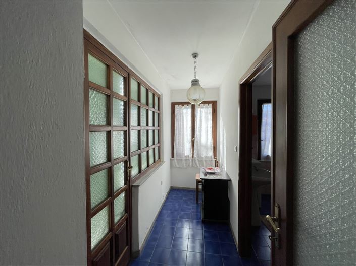 Image No.7-4 Bed Property for sale