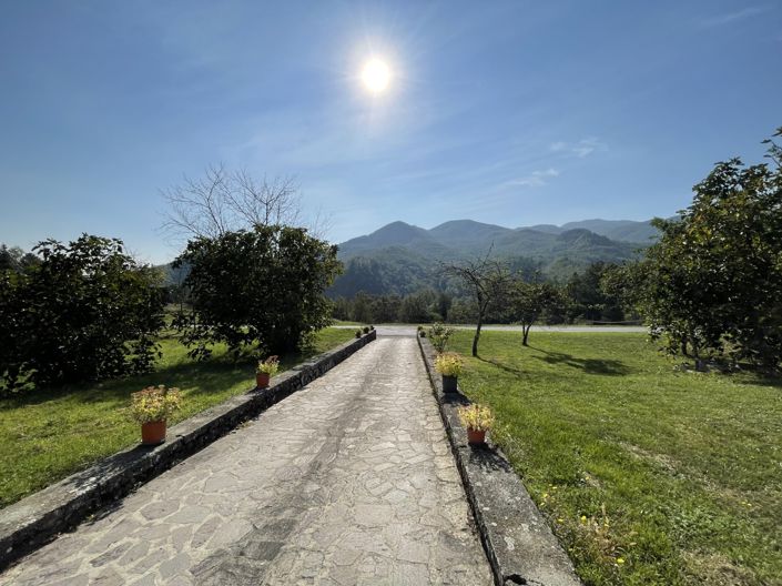 Image No.11-4 Bed Property for sale