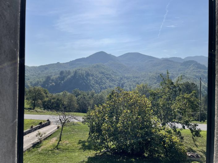 Image No.18-4 Bed Property for sale