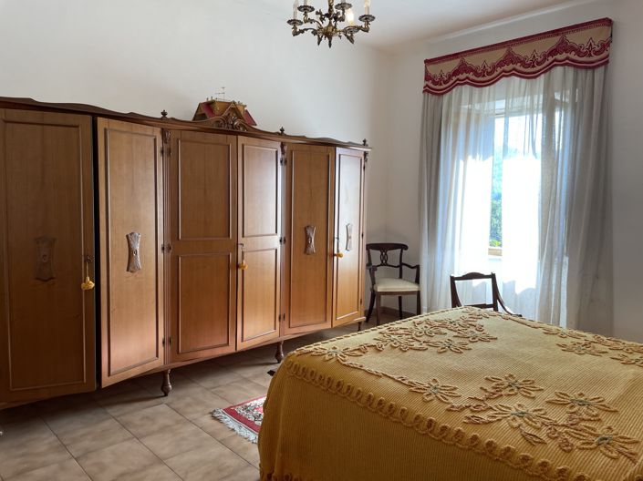 Image No.22-4 Bed Property for sale