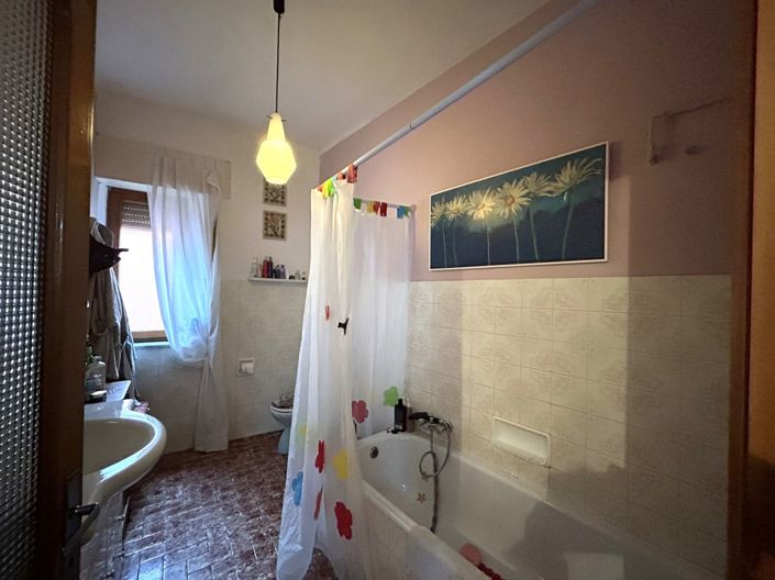 Image No.27-Propriété de 4 chambres à vendre à Coreglia Antelminelli