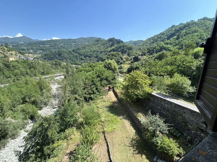 Image No.10-3 Bed Property for sale