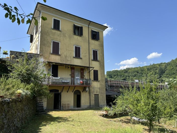 Image No.16-3 Bed Property for sale