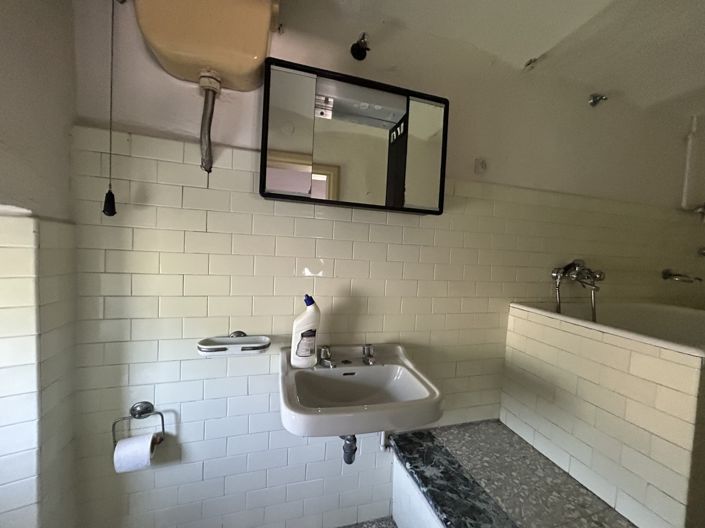 Image No.17-3 Bed Property for sale