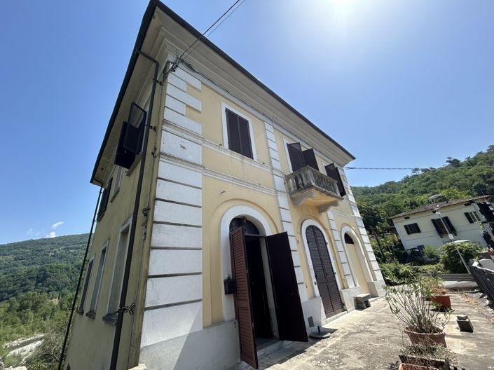 Image No.6-3 Bed Property for sale