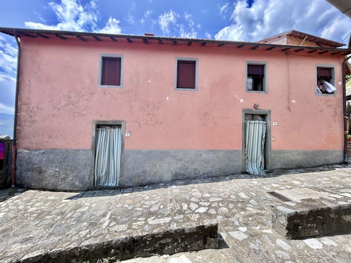 Image No.4-Propriété de 4 chambres à vendre à Gallicano