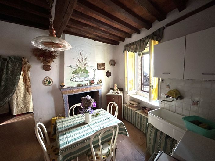 Image No.5-Propriété de 4 chambres à vendre à Gallicano