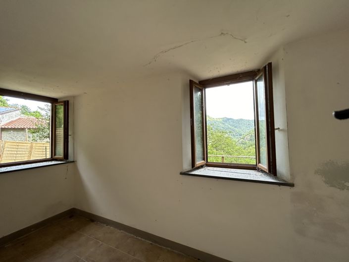 Image No.18-2 Bed Property for sale