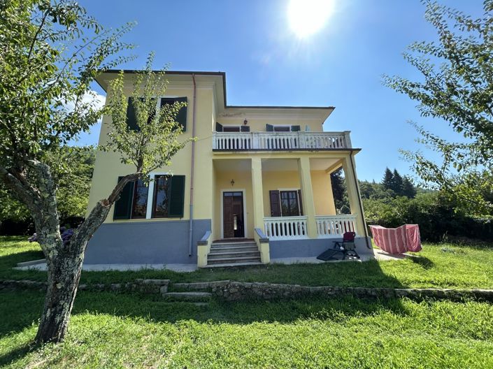 Image No.2-5 Bed Property for sale