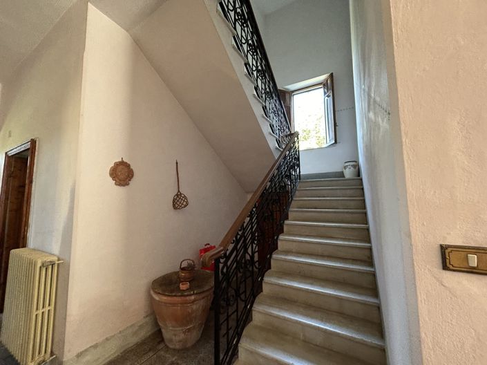 Image No.16-5 Bed Property for sale