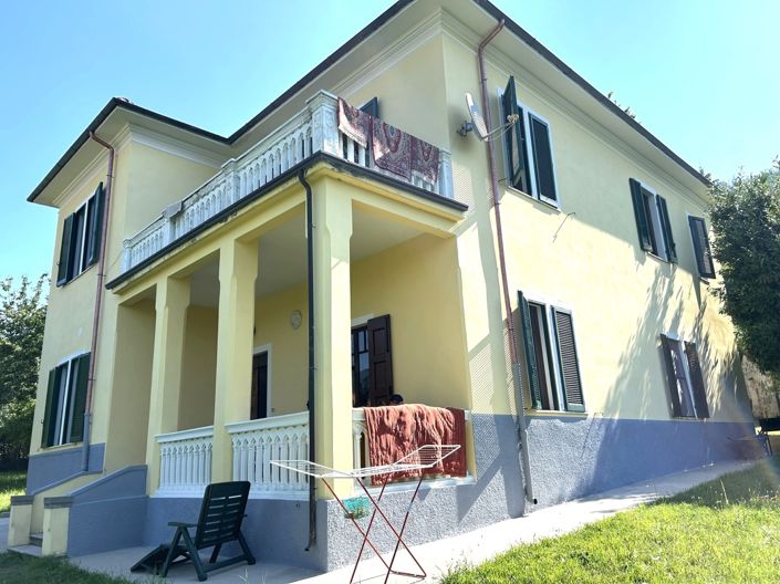 Image No.26-5 Bed Property for sale