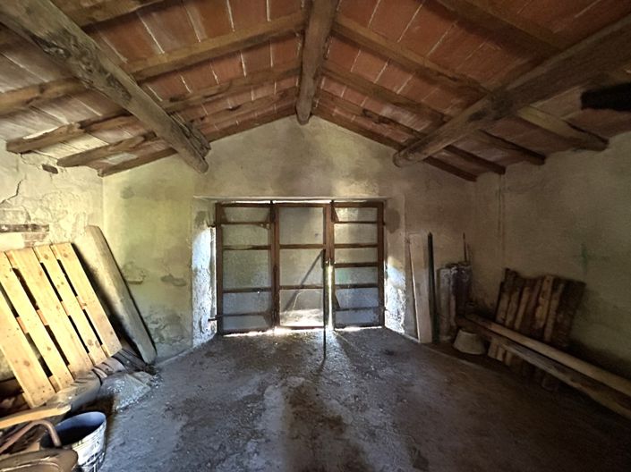 Image No.28-5 Bed Property for sale