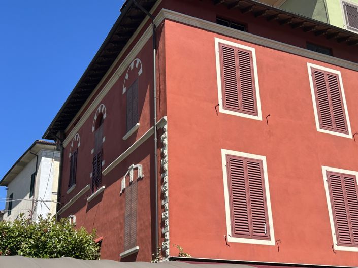 Image No.12-3 Bed Property for sale