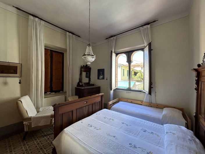 Image No.22-3 Bed Property for sale