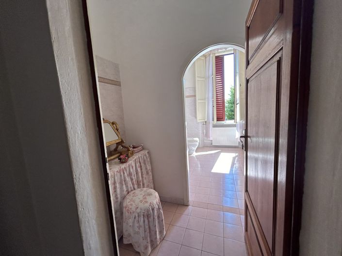 Image No.23-3 Bed Property for sale