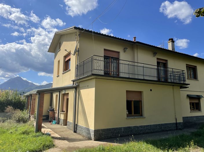 Image No.2-3 Bed House for sale