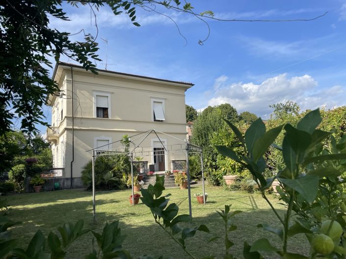 Image No.2-3 Bed Villa for sale