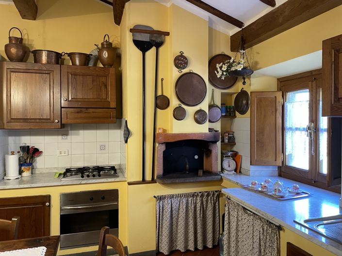 Image No.4-4 Bed Property for sale