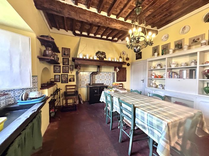 Image No.8-6 Bed Villa for sale