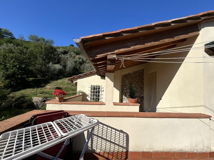 Image No.12-3 Bed Property for sale