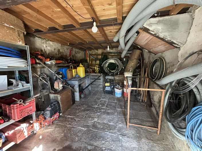 Image No.27-3 Bed Property for sale